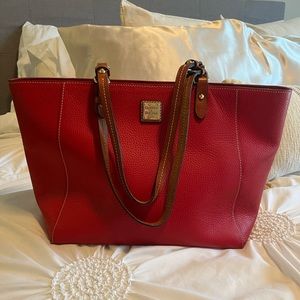 Dooney & Bourke red purse with zipper